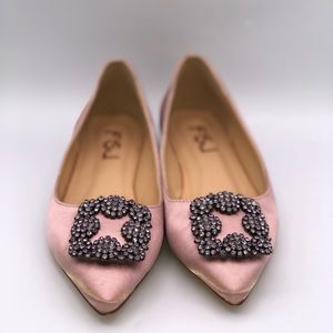 Women’s flats